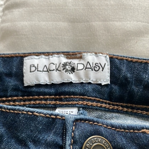 BLACK DAISY KATE STRAIGHT LEG JUNIORS WOMEN’S JEANS SIZE 3/26 - Picture 2 of 7